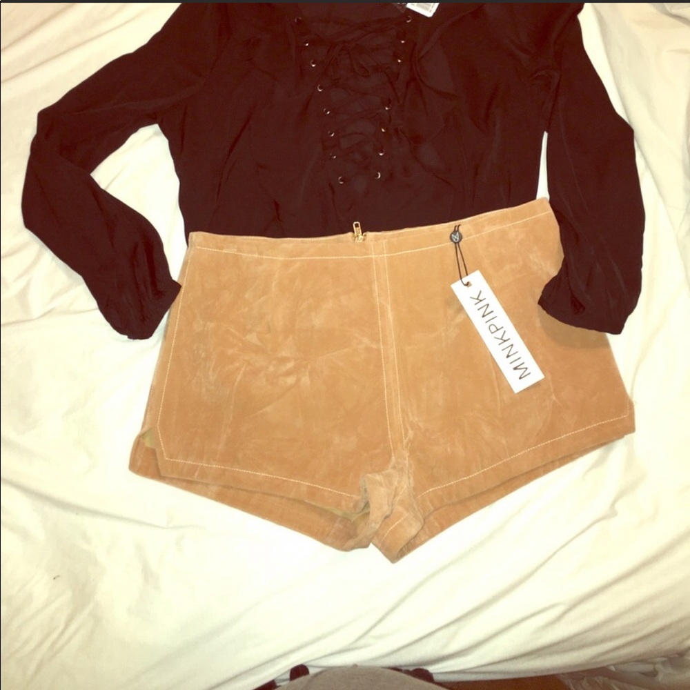 MinkPink•High Waisted Shorts